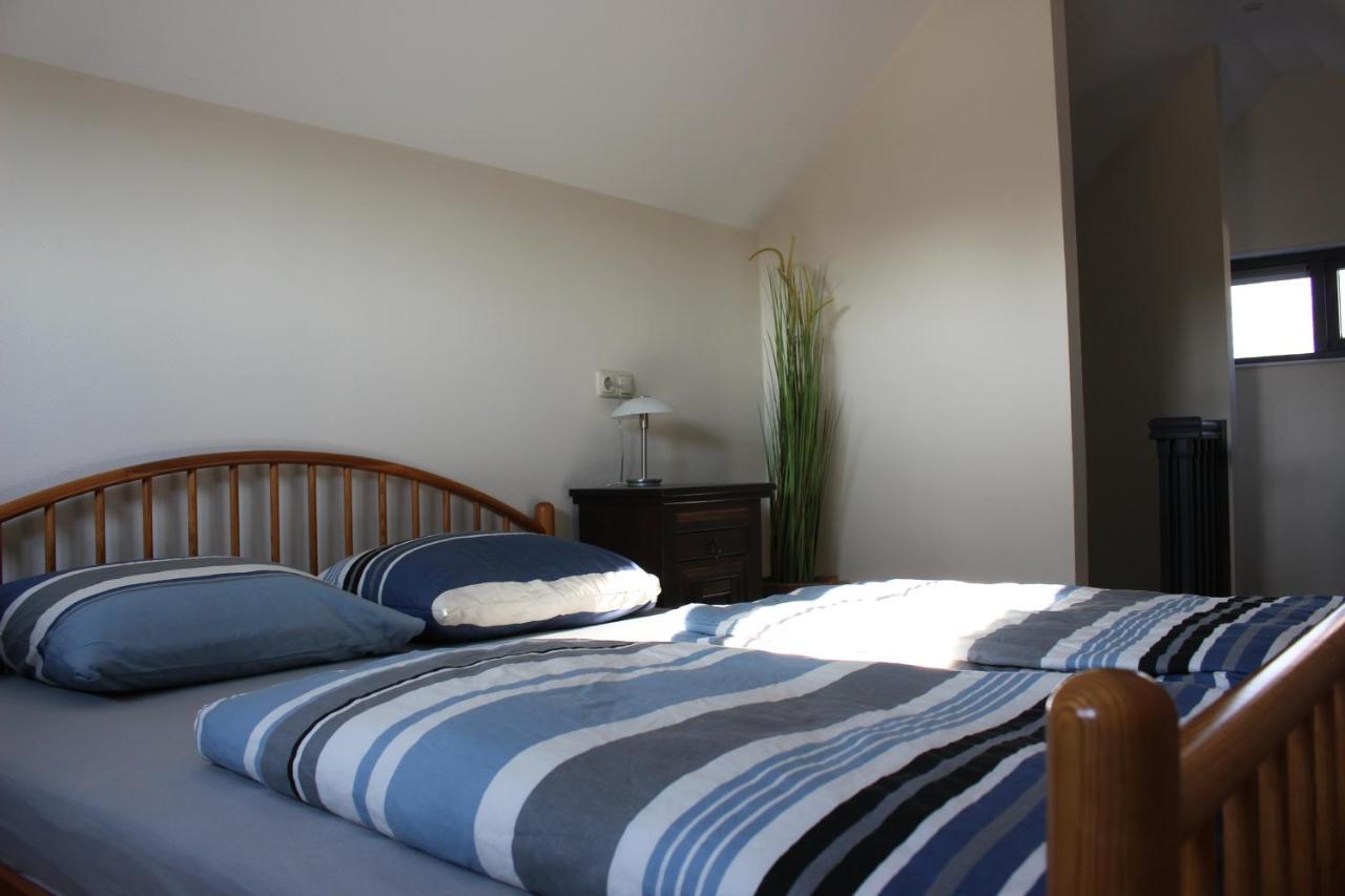 Logement De Garage Sneek Zewnętrze zdjęcie