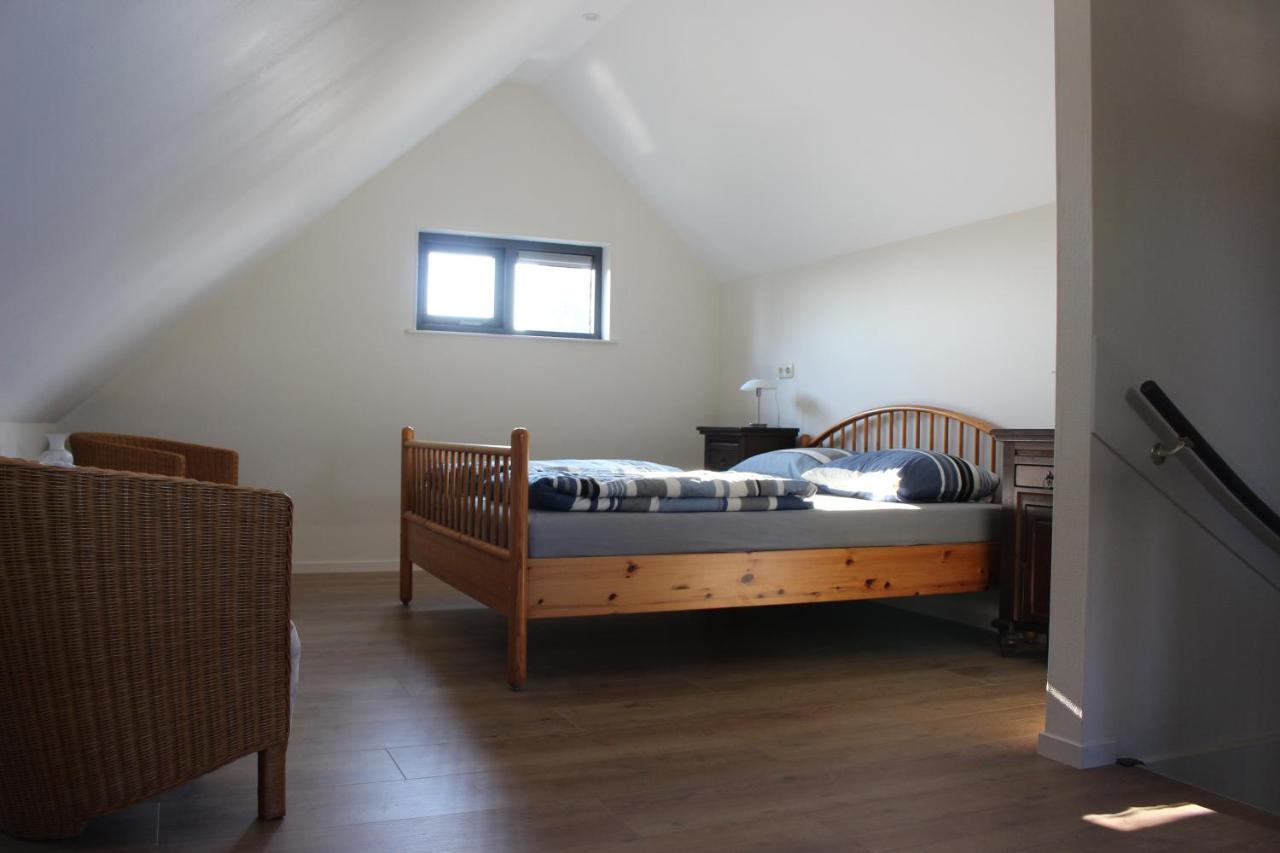 Logement De Garage Sneek Zewnętrze zdjęcie