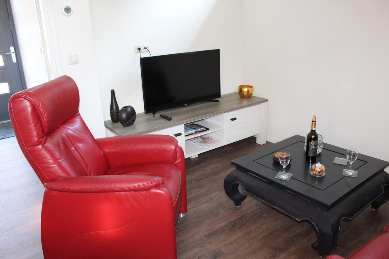 Logement De Garage Sneek Zewnętrze zdjęcie