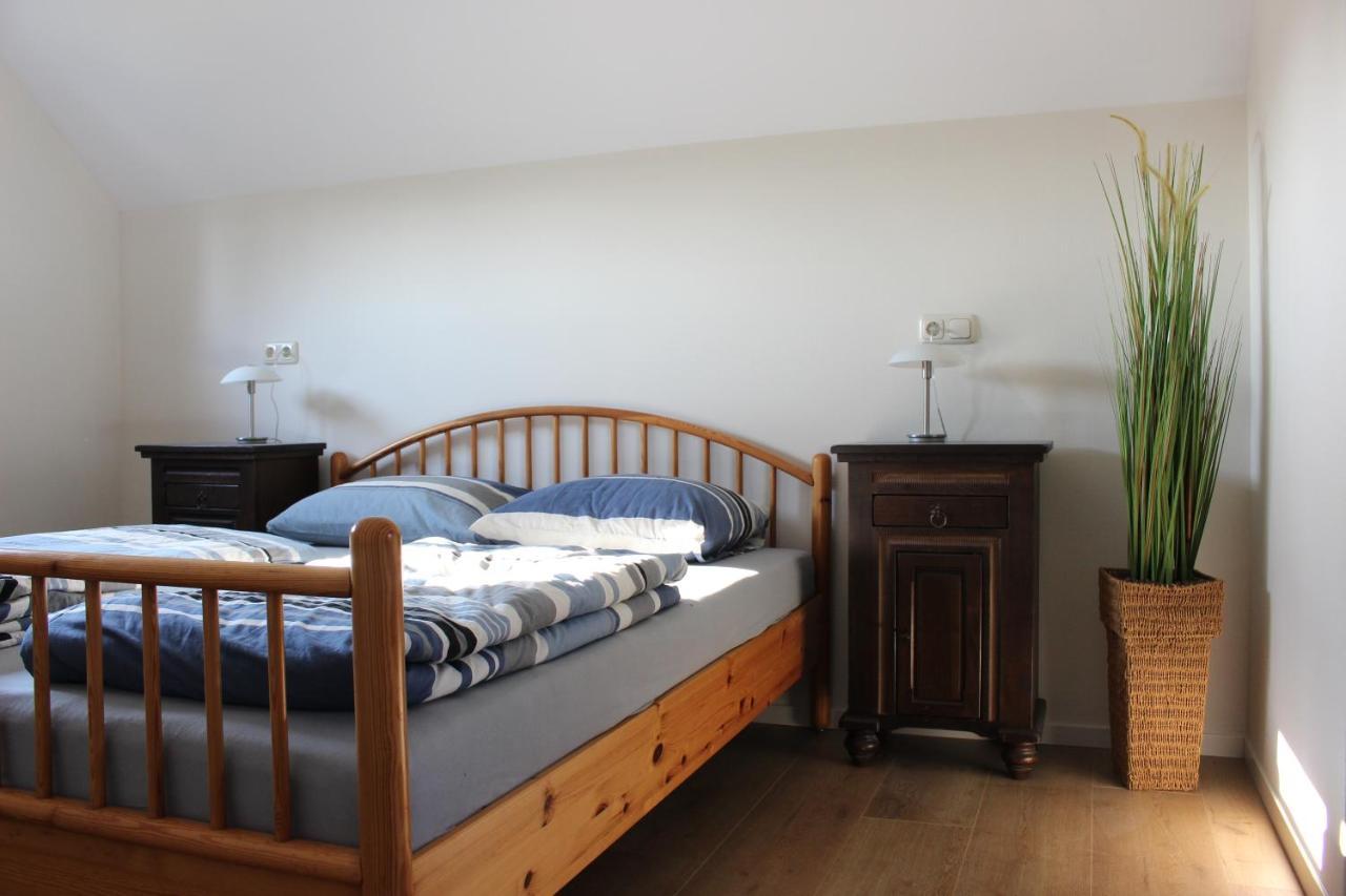 Logement De Garage Sneek Zewnętrze zdjęcie