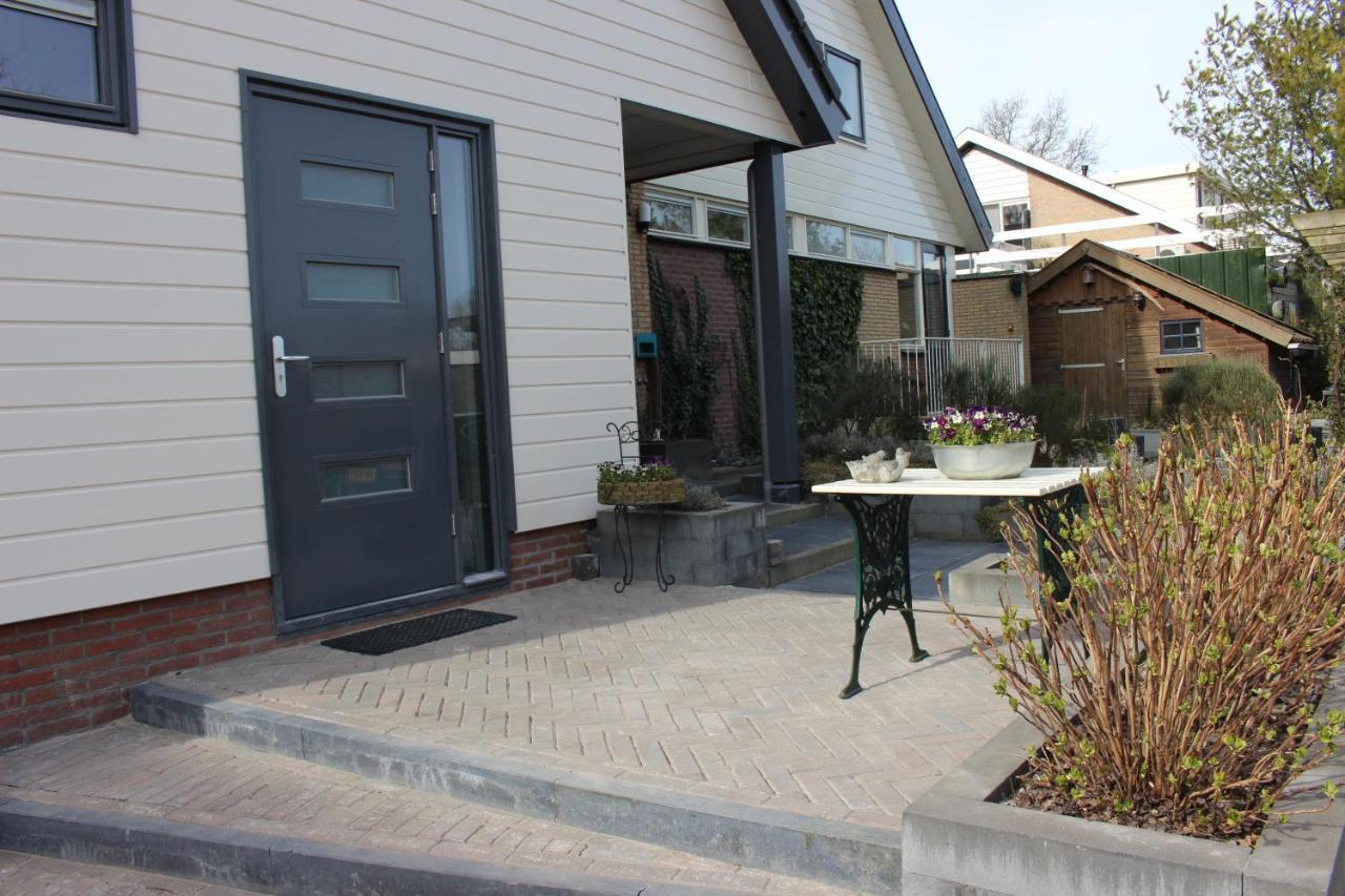 Logement De Garage Sneek Zewnętrze zdjęcie