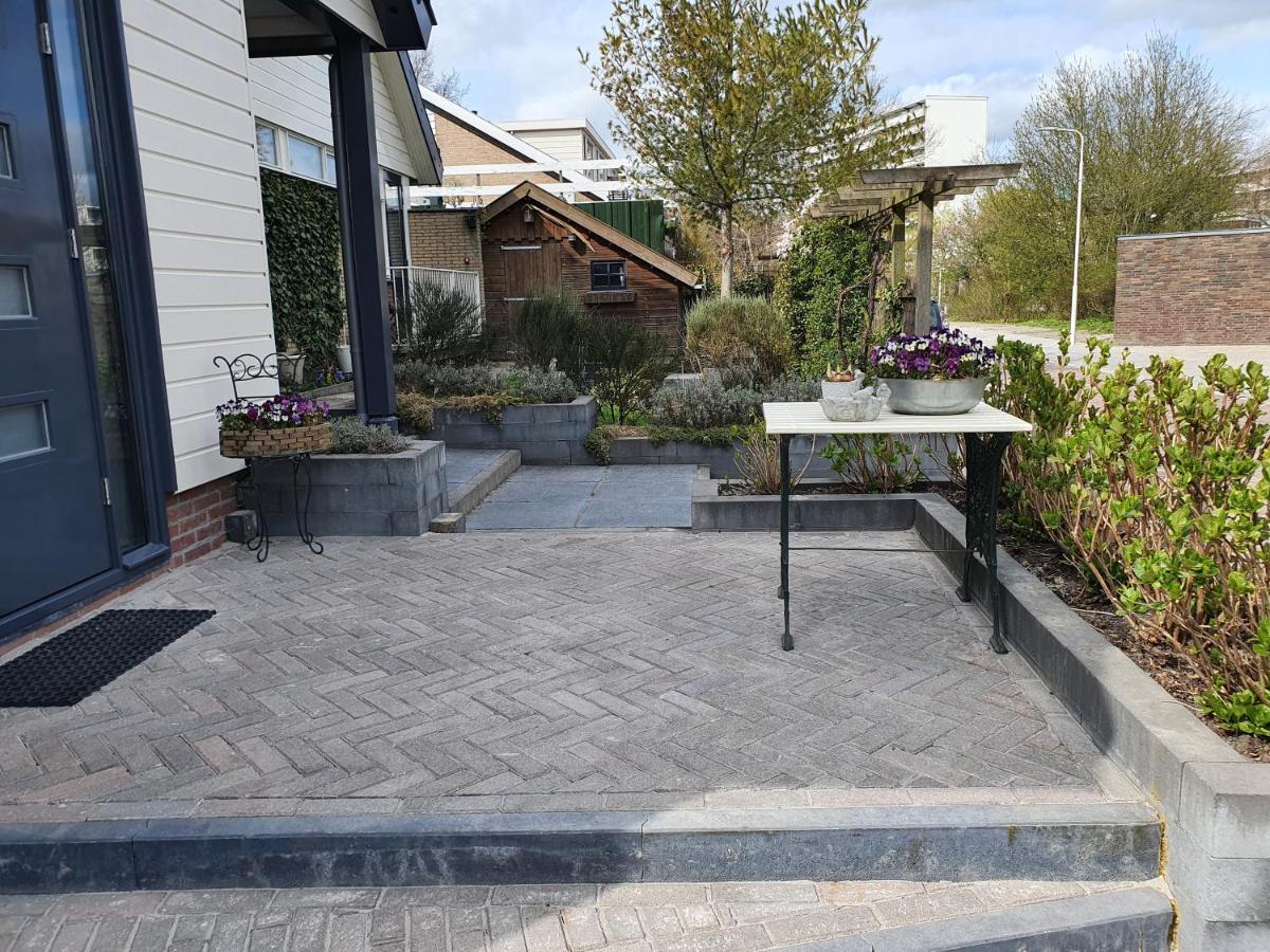 Logement De Garage Sneek Zewnętrze zdjęcie