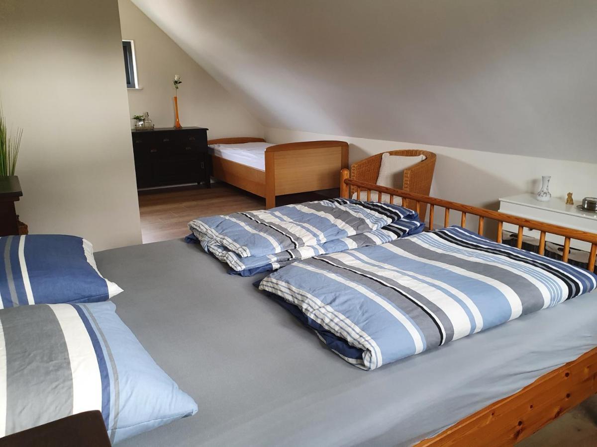 Logement De Garage Sneek Zewnętrze zdjęcie