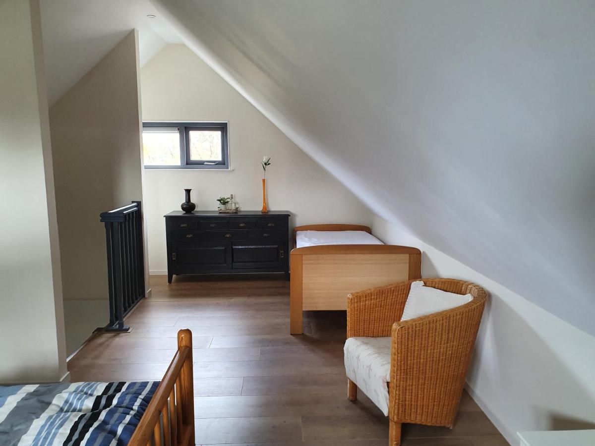 Logement De Garage Sneek Zewnętrze zdjęcie